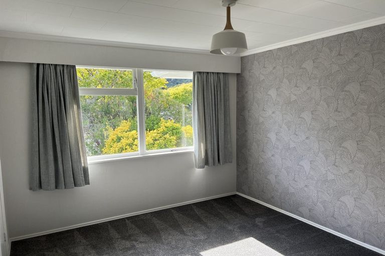 Photo of property in 10 Montana Road, Totara Park, Upper Hutt, 5018