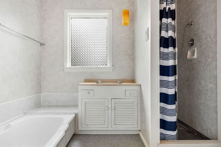 Photo of property in 36 Bayview Crescent, Duvauchelle, 7581