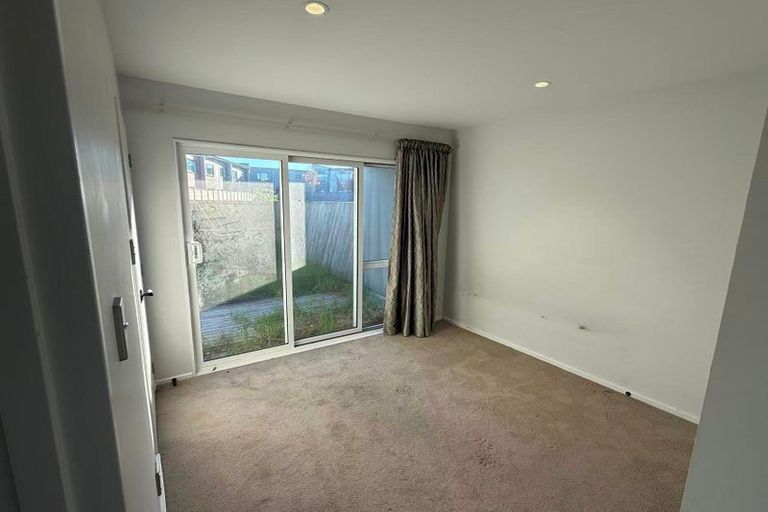 Photo of property in 23 Meritage Lane, Te Atatu South, Auckland, 0610