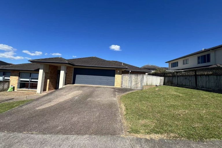 Photo of property in 2 Deerfield Place, Flat Bush, Auckland, 2019