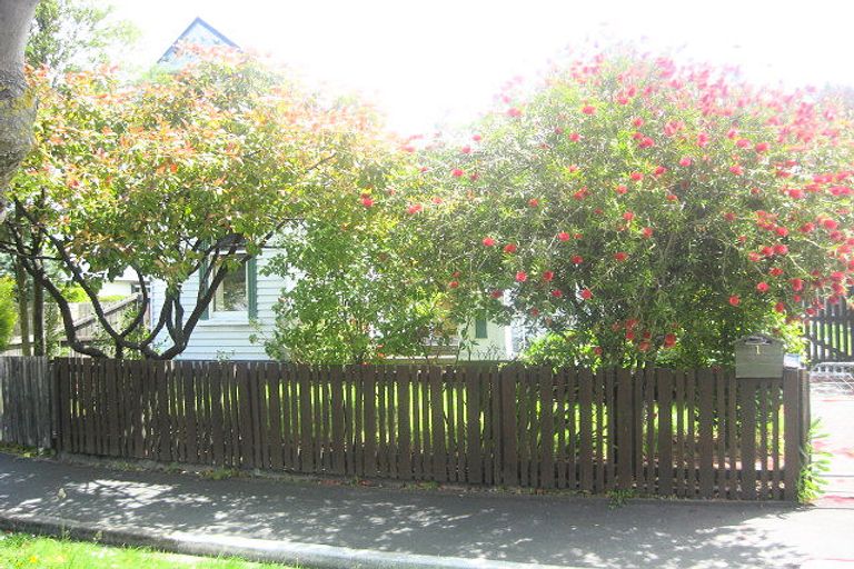 Photo of property in 1/1 Norwood Street, Beckenham, Christchurch, 8023