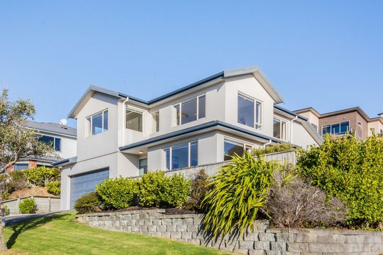 Photo of property in 19 Aspiring Terrace, Aotea, Porirua, 5024