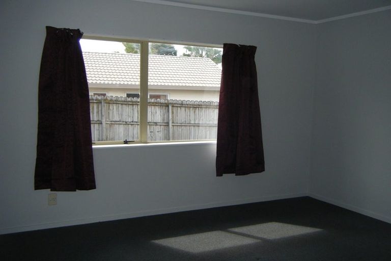 Photo of property in 1 Tullis Place, Burswood, Auckland, 2013