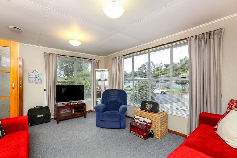 Photo of property in 28 Vancouver Place, Marfell, New Plymouth, 4310
