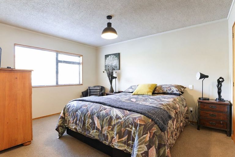 Photo of property in 67 Bowen Street, Cambridge, 3434