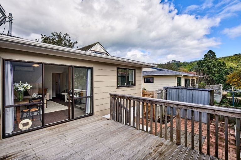 Photo of property in 2/11 Te Arawi Street, Takapuwahia, Porirua, 5022