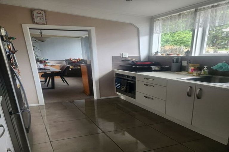 Photo of property in 80 Tiraumea Drive, Pakuranga, Auckland, 2010