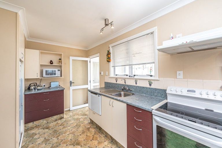 Photo of property in 40 Selwyn Crescent, College Estate, Whanganui, 4500