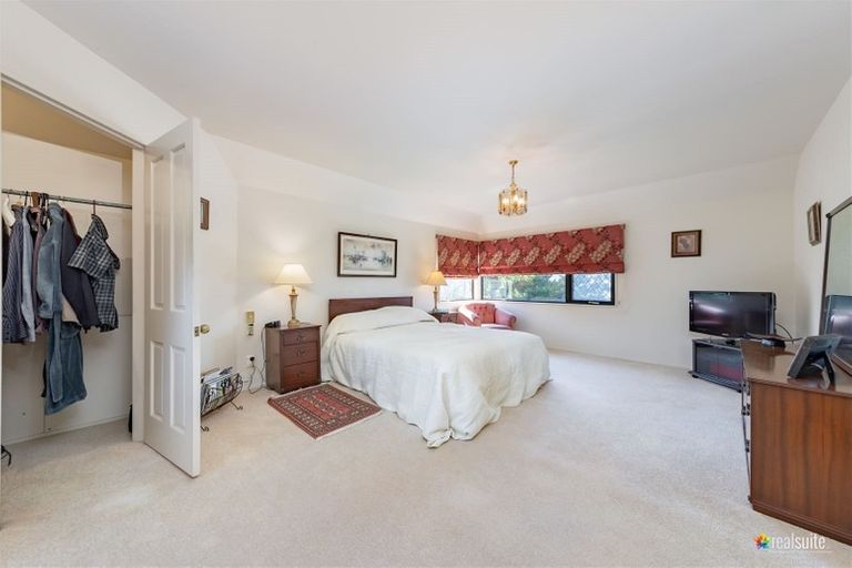 Photo of property in 104 Viewmont Drive, Harbour View, Lower Hutt, 5010