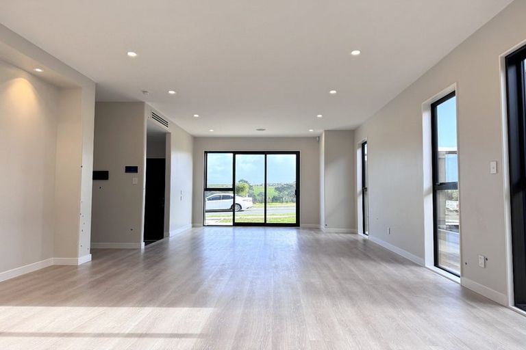 Photo of property in 19 Wagyu Lane, Karaka, 2580