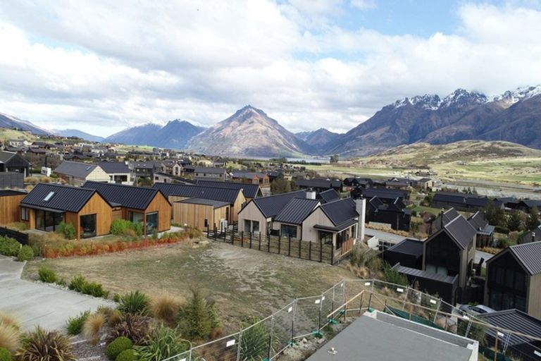 Photo of property in 5 Falconer Rise, Jacks Point, Queenstown, 9371