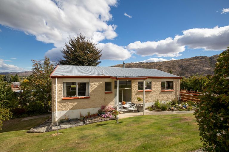 Photo of property in 29 Fraser Street, Clyde, 9330