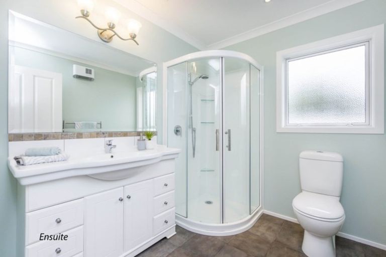 Photo of property in 7 Parkwood Grove, Trentham, Upper Hutt, 5018