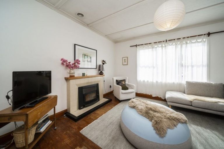 Photo of property in 20 Cameron Street, New Plymouth, 4310