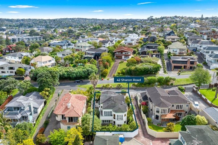 Photo of property in 42 Sharon Road, Waiake, Auckland, 0630