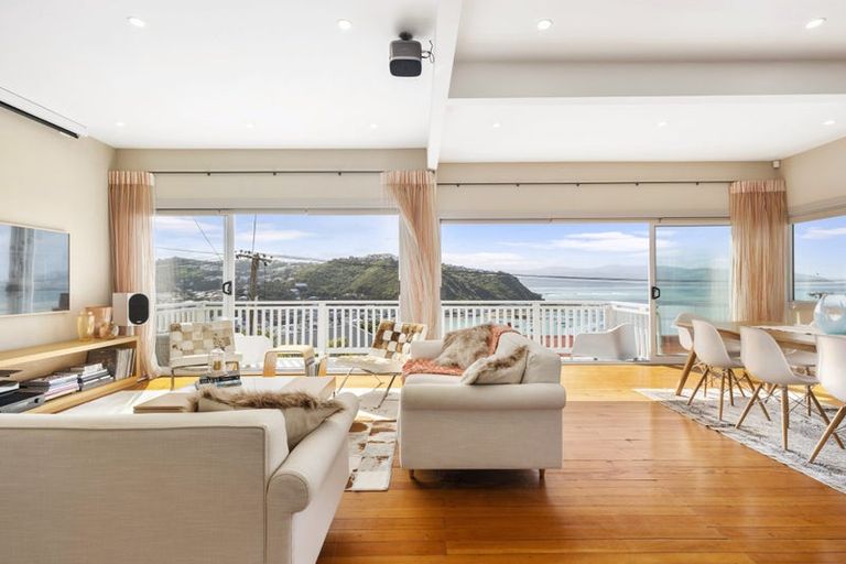 Photo of property in 30 Milne Terrace, Island Bay, Wellington, 6023