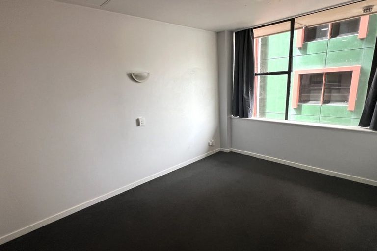 Photo of property in Terrace Tower Apartments, 126 The Terrace, Wellington Central, Wellington, 6011