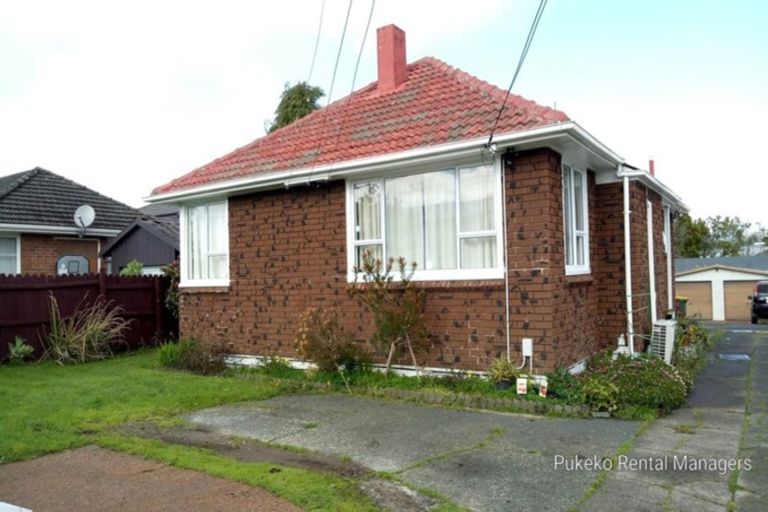 Photo of property in 2 Kelkirk Street, Kelston, Auckland, 0602