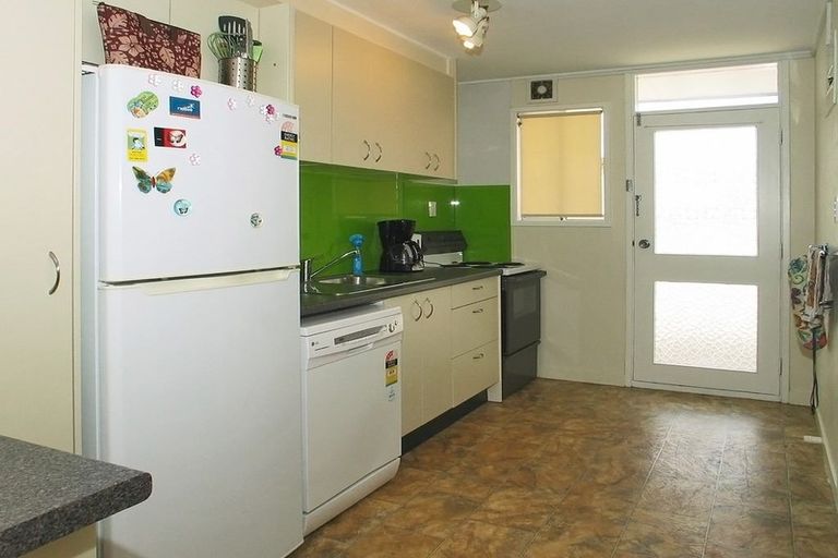 Photo of property in 5/35 Mana Esplanade, Paremata, Porirua, 5026