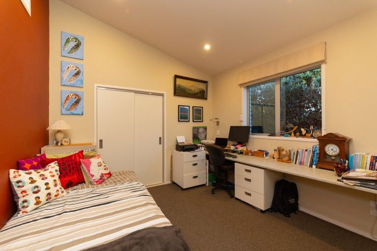 Photo of property in 72 Pahiatua Street, Hokowhitu, Palmerston North, 4410