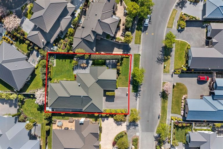 Photo of property in 52 Skyedale Drive, Harewood, Christchurch, 8051