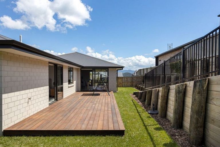 Photo of property in 22 Stingray Drive, Omokoroa, 3114