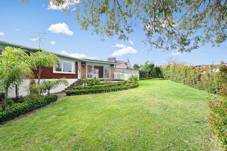 Photo of property in 1 Imatra Place, Sunnyhills, Auckland, 2010