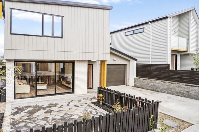 Photo of property in 36 Tihema Lane, Westgate, Auckland, 0614