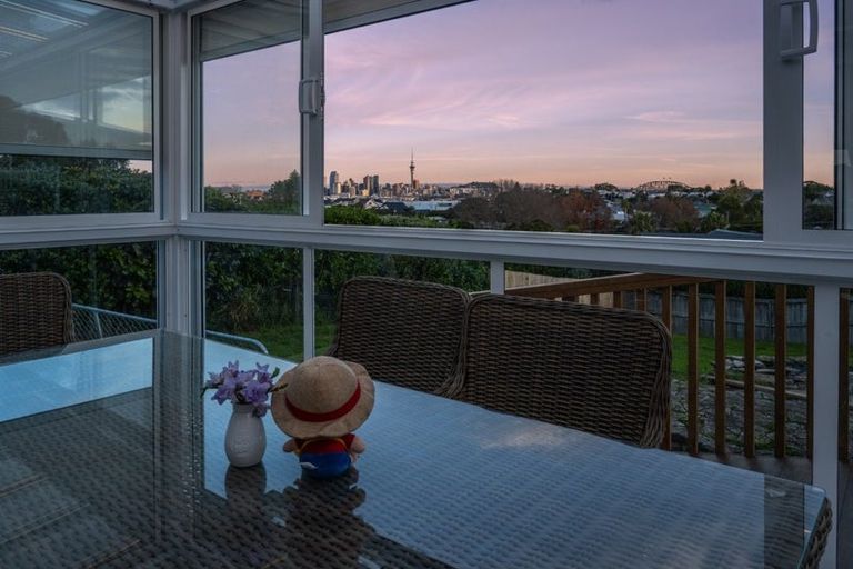 Photo of property in 26 Waimana Avenue, Northcote Point, Auckland, 0627