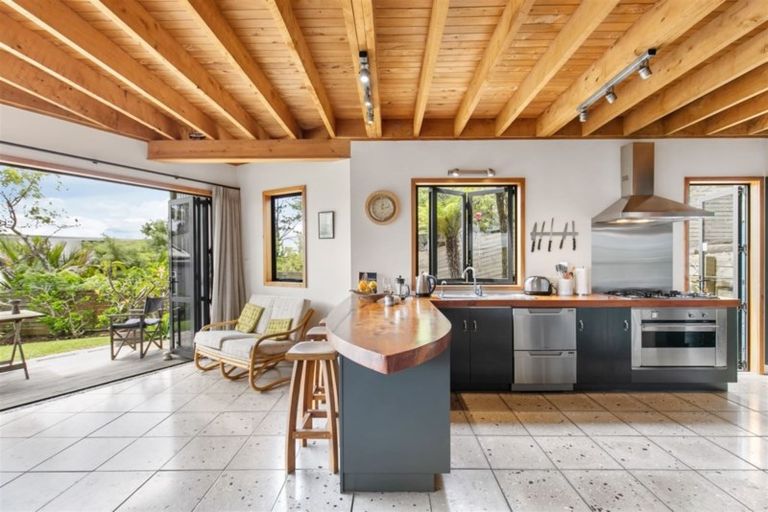 Photo of property in 66 Spinnaker Drive, Te Atatu Peninsula, Auckland, 0610