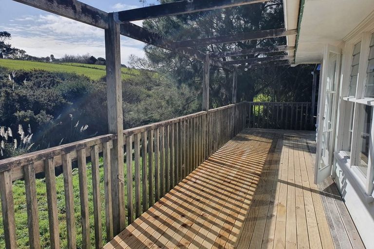 Photo of property in 129 Oteha Road, Fairview Heights, Auckland, 0632