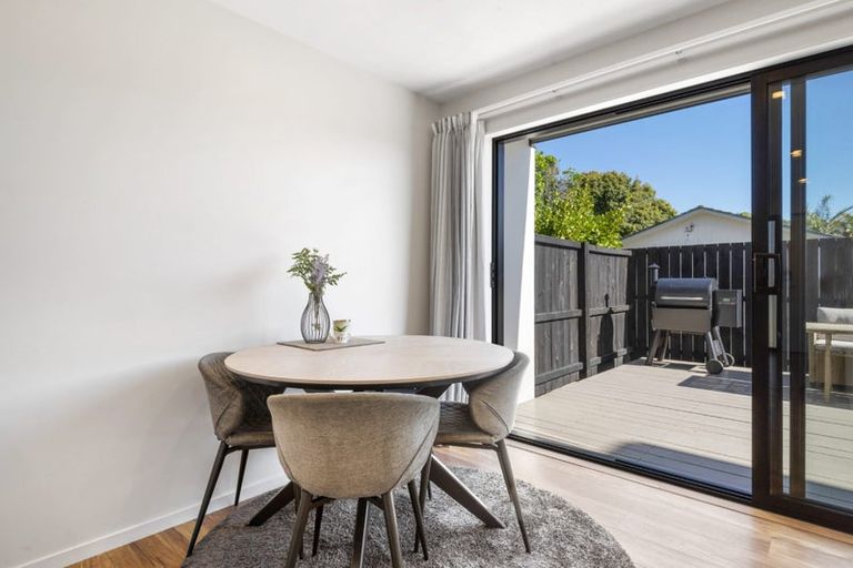 Photo of property in 2/36 Kaipatiki Road, Glenfield, Auckland, 0629