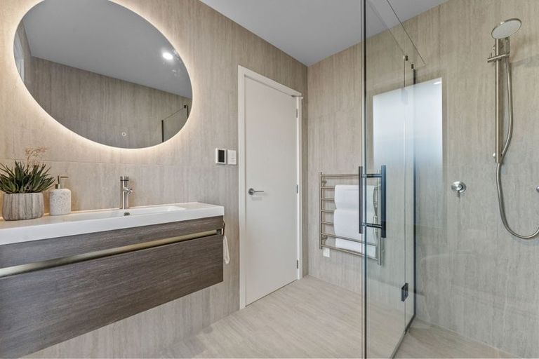 Photo of property in 74 Metoriti Crescent, Karaka, 2124