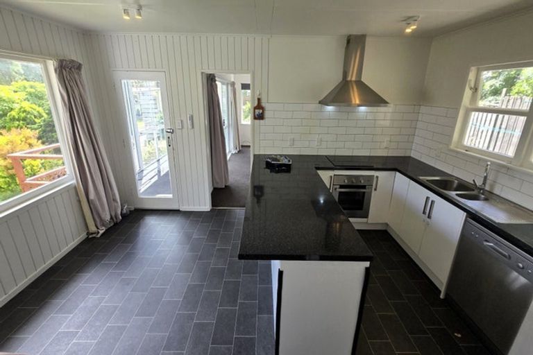 Photo of property in 470e Stokes Valley Road, Stokes Valley, Lower Hutt, 5019