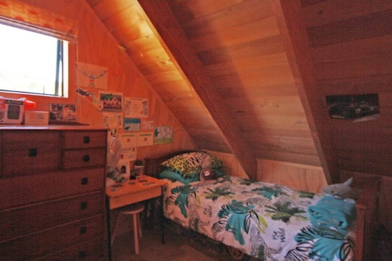 Photo of property in 105 Hampton Road, Whangamata, 3620