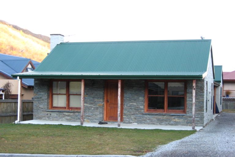 Photo of property in 24 Cornwall Street, Arrowtown, 9302