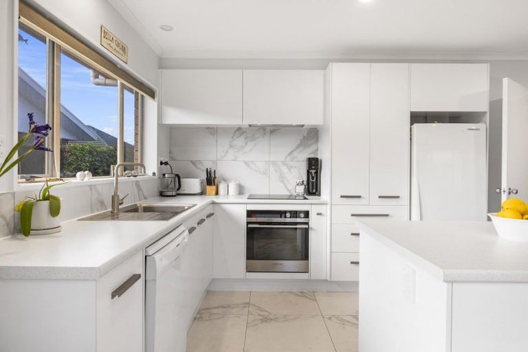 Photo of property in 15 Pembroke Drive, Bethlehem, Tauranga, 3110