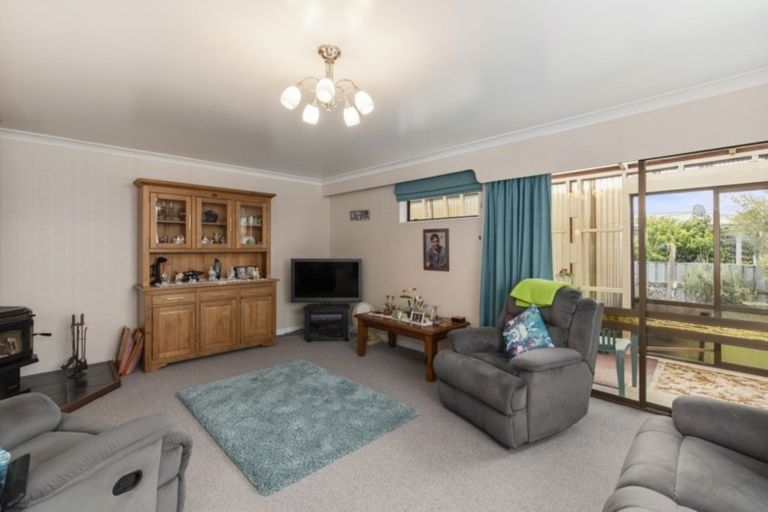 Photo of property in 137 Bartholomew Road, Levin, 5510