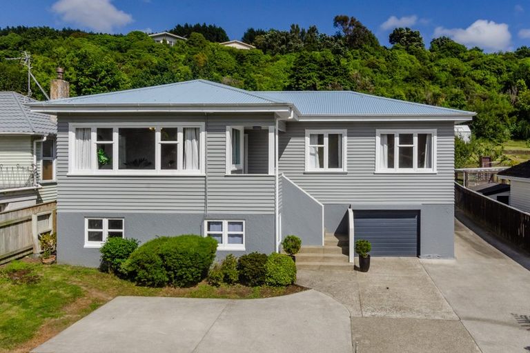 Photo of property in 349 Main Road, Tawa, Wellington, 5028