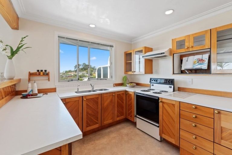 Photo of property in 3 Elizabeth Place, Mairangi Bay, Auckland, 0630