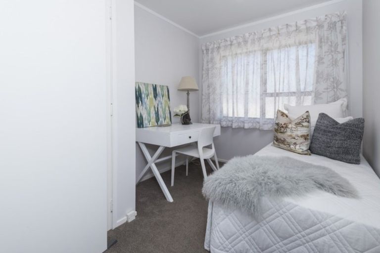 Photo of property in 2/123 Prince Regent Drive, Half Moon Bay, Auckland, 2012
