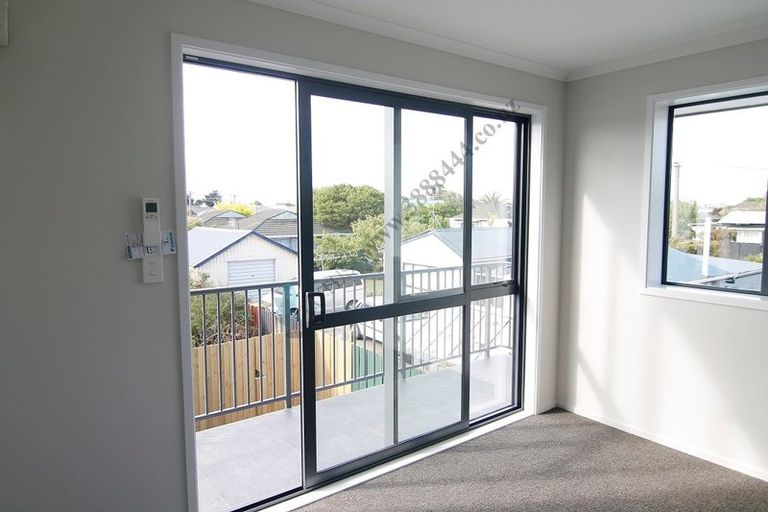 Photo of property in 104 Bowhill Road, New Brighton, Christchurch, 8083