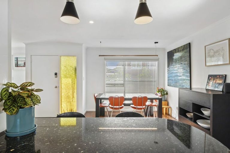 Photo of property in 2/193 Lake Road, Belmont, Auckland, 0622