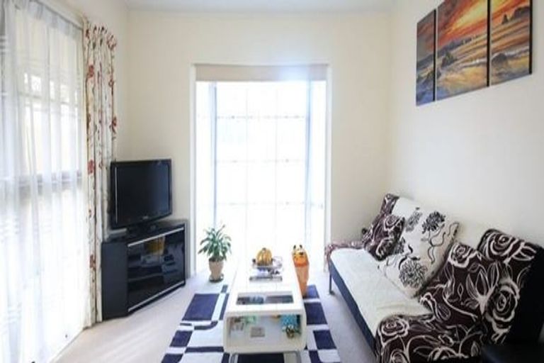 Photo of property in 2/137 Great South Road, Manurewa, Auckland, 2102