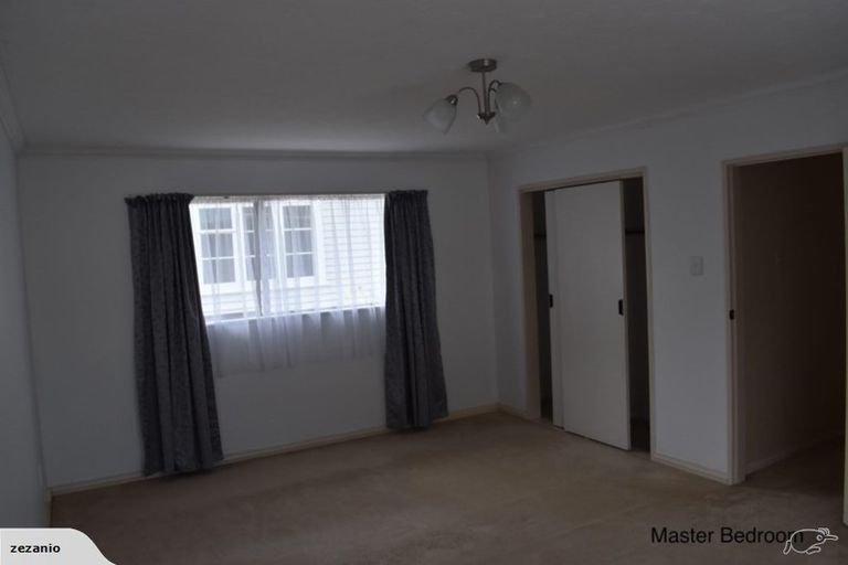 Photo of property in 47a Whites Line West, Woburn, Lower Hutt, 5010