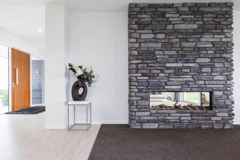 Photo of property in 33 Hartwell Drive, Kelvin Grove, Palmerston North, 4470