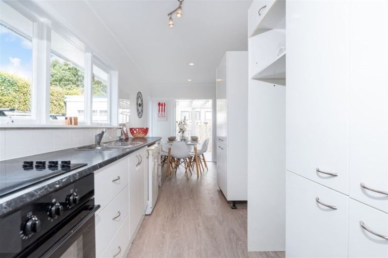 Photo of property in 1/318 Rangatira Road, Beach Haven, Auckland, 0626