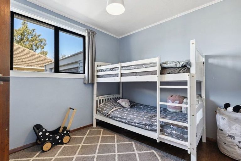 Photo of property in 2/7 Wilmot Street, Northcote, Christchurch, 8052