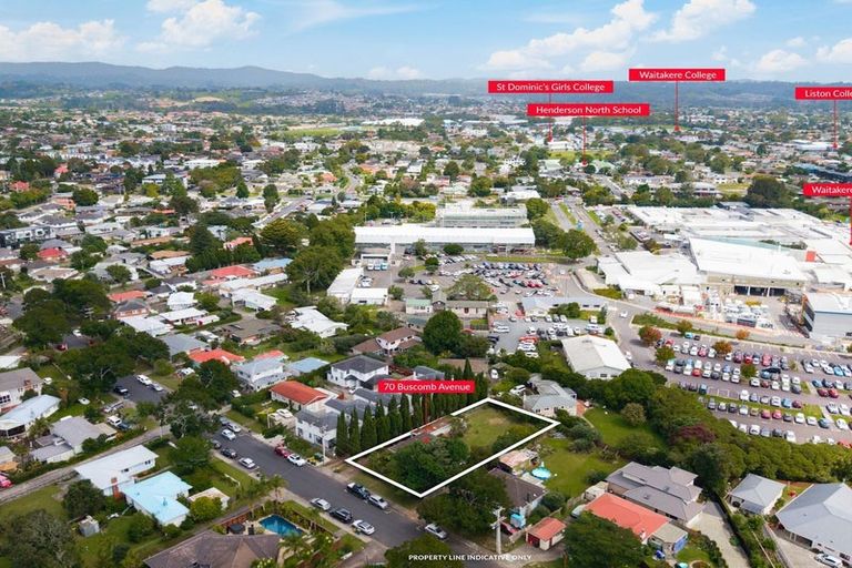 Photo of property in 70 Buscomb Avenue, Henderson, Auckland, 0610