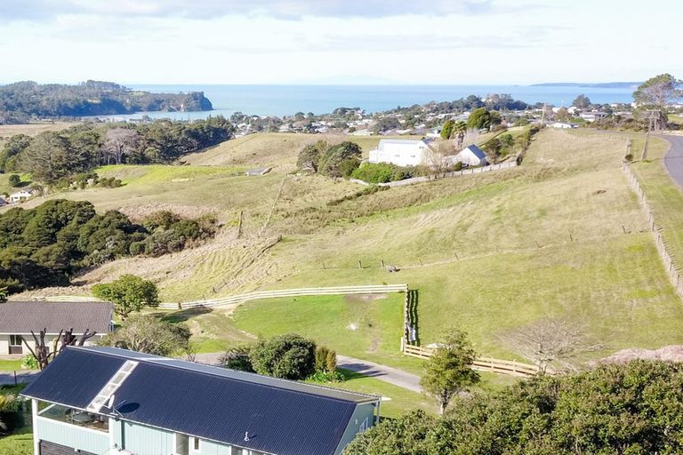 Photo of property in 149 Hillcrest Road, Hatfields Beach, 0931